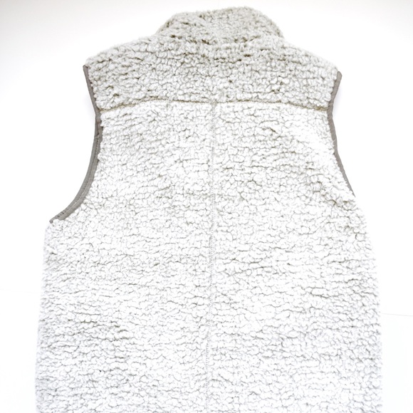 🆕 New Stock! Thread + Supply Sherpa Vest - Sage - Picture 5 of 6
